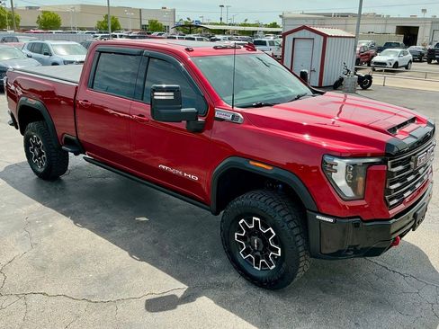 Used 2025 GMC Sierra 2500 AT4X AWD/4WD image 4