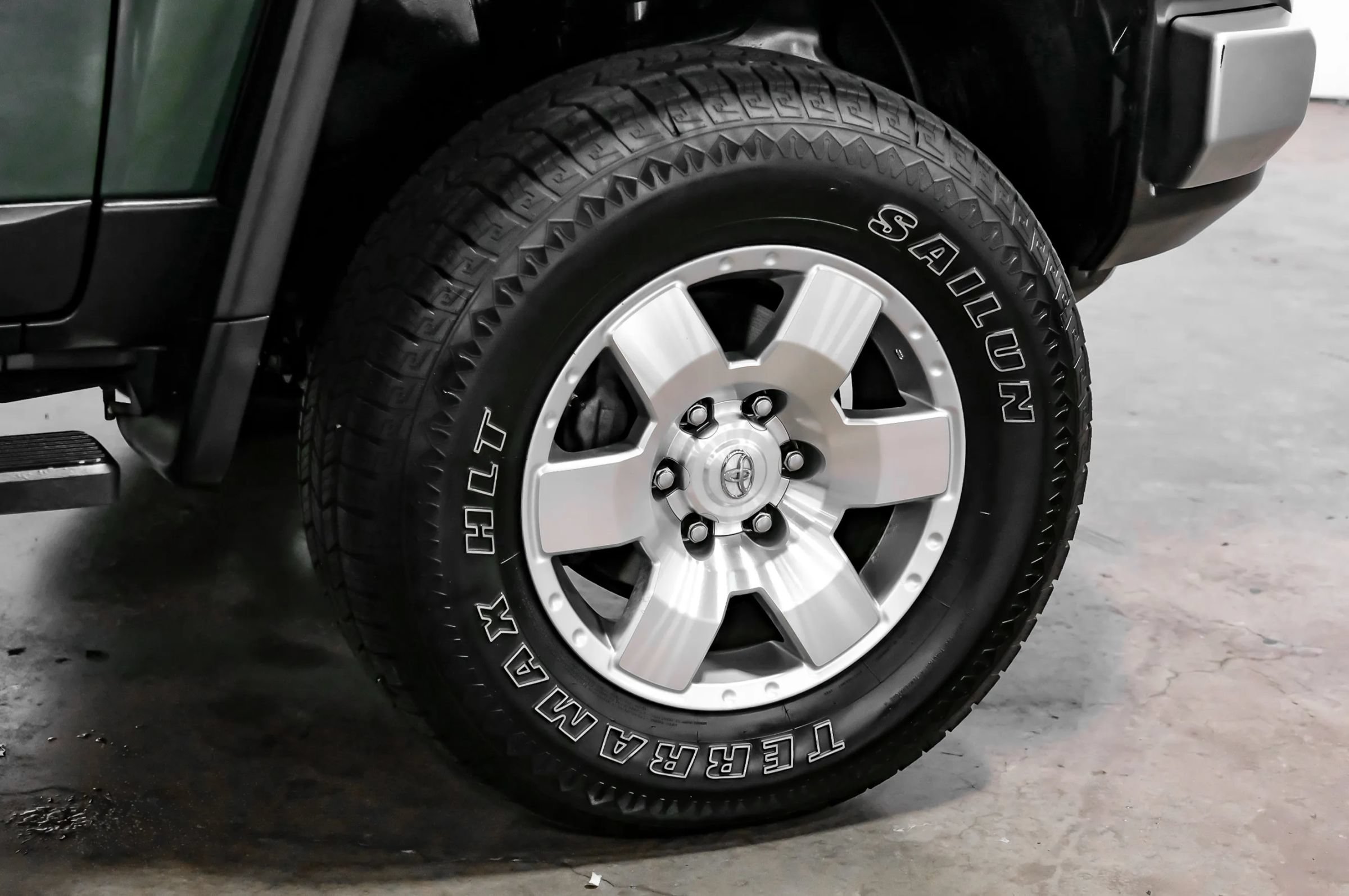 Used 2010 Toyota FJ Cruiser 4WD image 39