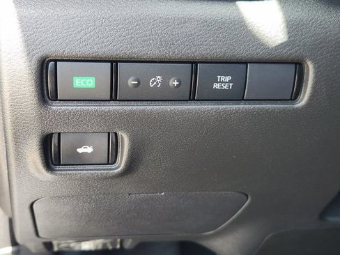 Used 2025 Nissan Sentra SR FWD image 20