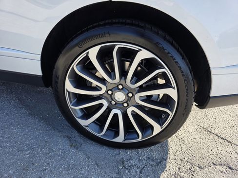 Certified 2018 Land Rover Range Rover Supercharged image 9