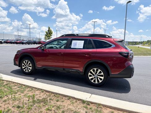Used 2022 Subaru Outback Premium AWD/4WD image 5