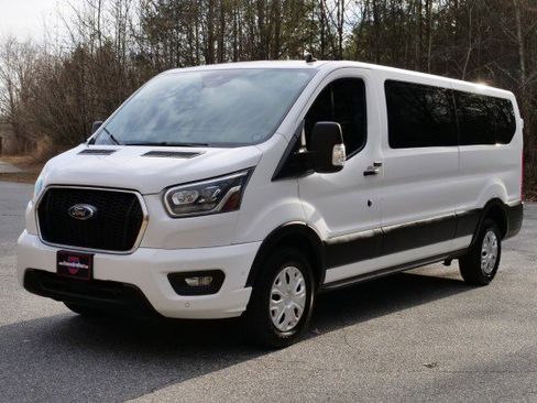 Used 2023 Ford Transit 350 XLT image 6