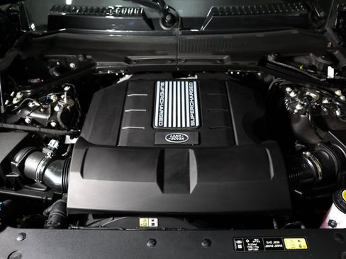 Used 2026 Land Rover Defender 110 V8 AWD/4WD image 45