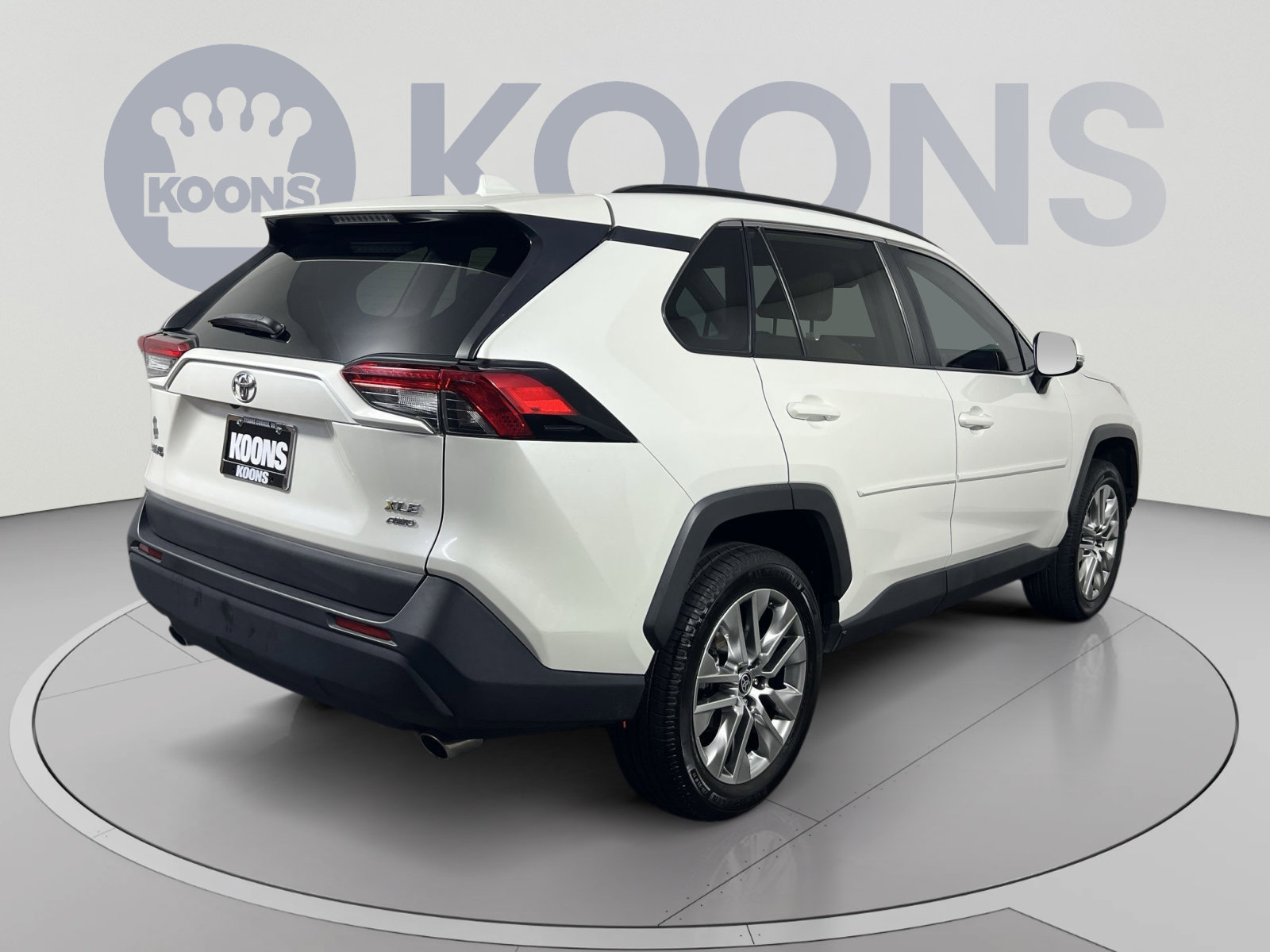 Used 2022 Toyota RAV4 XLE Premium AWD/4WD image 7
