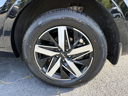 Used 2023 Kia Sorento S w/ Panoramic Sunroof Package FWD image 17