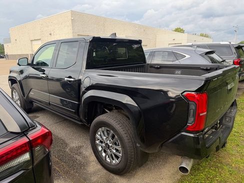 Used 2025 Toyota Tacoma Limited AWD/4WD image 6