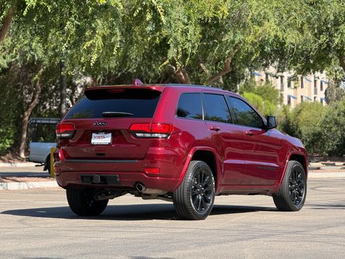 Used 2021 Jeep Grand Cherokee Laredo X RWD image 5