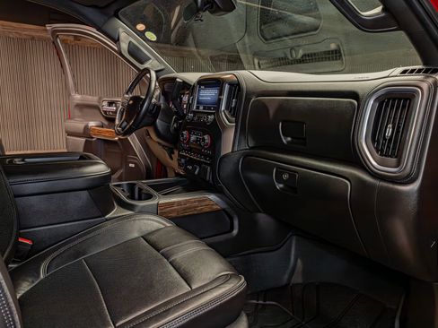 Used 2020 Chevrolet Silverado 1500 High Country w/ Technology Package image 20