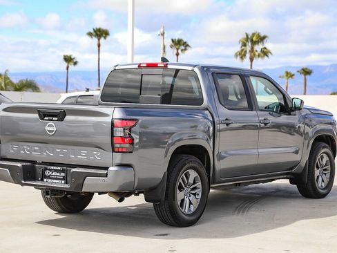 Used 2025 Nissan Frontier SV w/ SV Convenience Package RWD image 7