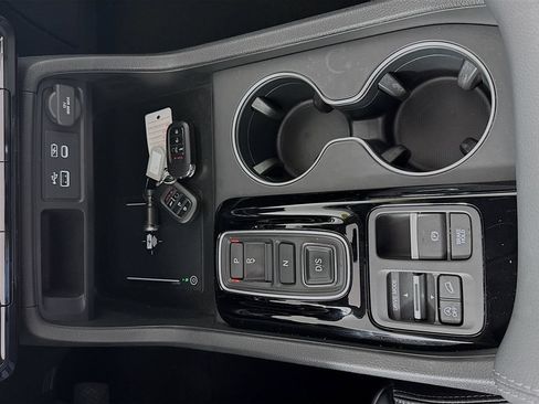 Used 2023 Honda Pilot Touring image 16