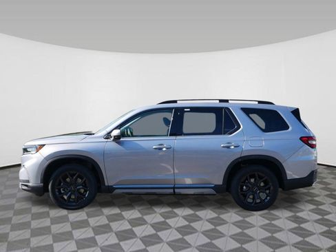 New 2025 Honda Pilot Touring image 2