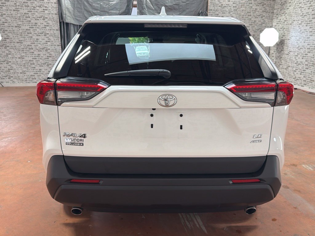 Used 2022 Toyota RAV4 LE AWD/4WD image 6