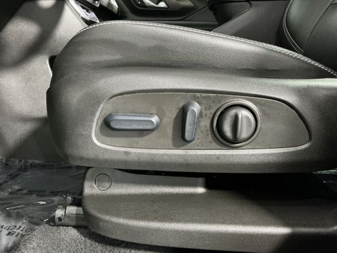 Used 2022 GMC Terrain SLT w/ Tech Package AWD/4WD image 15