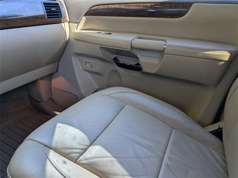 Used 2013 Nissan Armada SL image 16