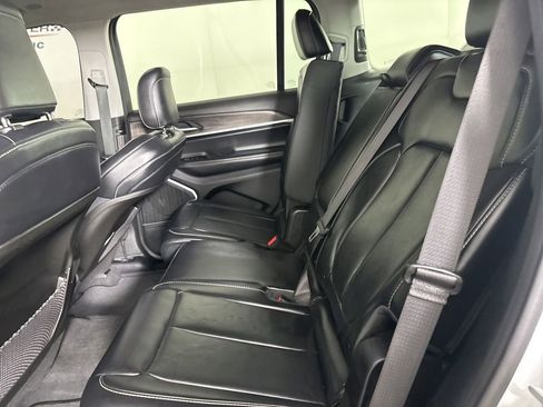 Used 2021 Jeep Grand Cherokee L Limited AWD/4WD image 23