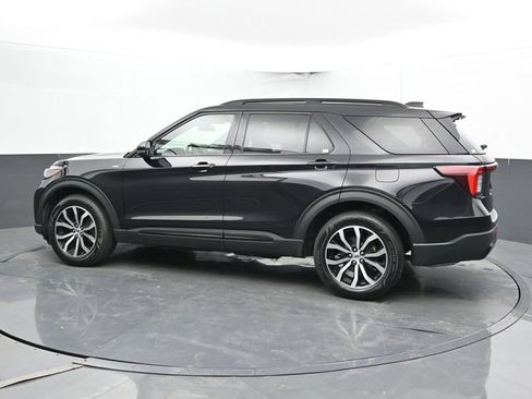 Used 2025 Ford Explorer ST-Line AWD/4WD image 9