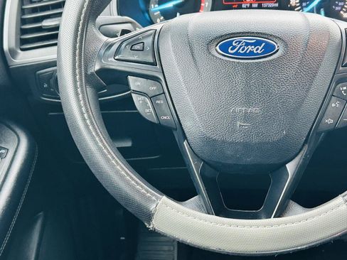 Used 2016 Ford Edge SE FWD image 11