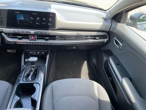 Used 2025 Kia K4 LXS image 8