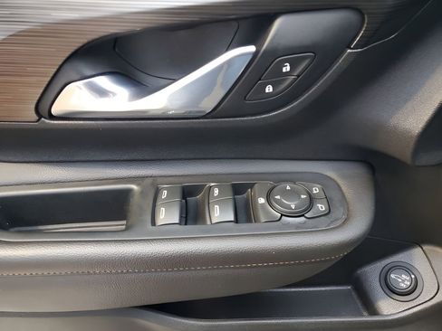 Used 2021 GMC Terrain SLT image 28