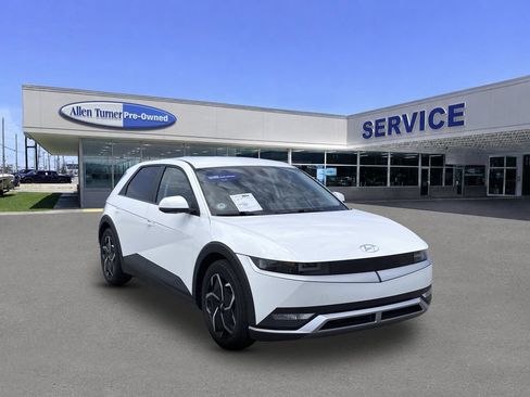 Certified 2023 Hyundai Ioniq 5 SEL w/ Cargo Package RWD image 2