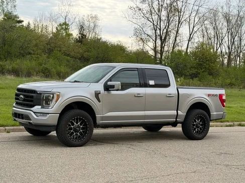 Used 2021 Ford F150 Lariat w/ Equipment Group 502A High AWD/4WD image 6