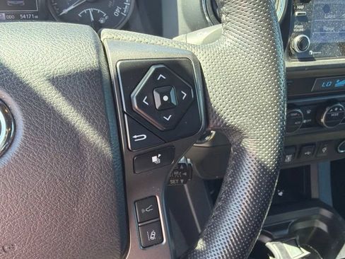 Used 2022 Toyota Tacoma TRD Off-Road AWD/4WD image 14