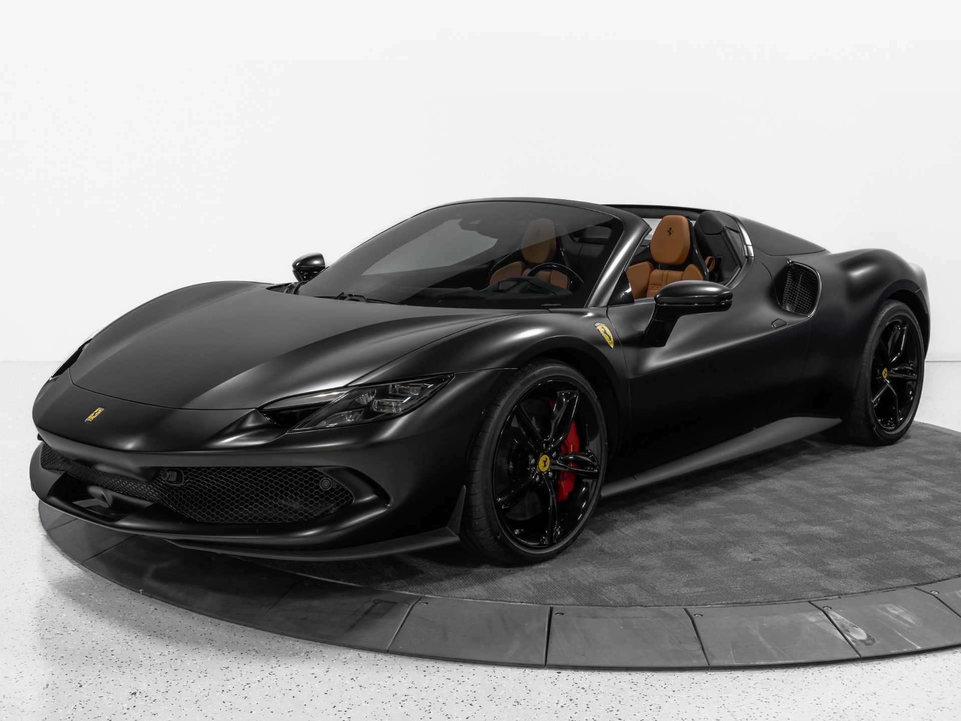 Used 2023 Ferrari 296 GTS RWD image 2