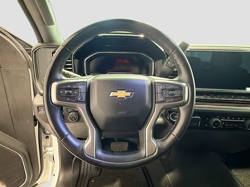 Used 2023 Chevrolet Silverado 1500 LT w/ Z71 Off-Road Package AWD/4WD image 10