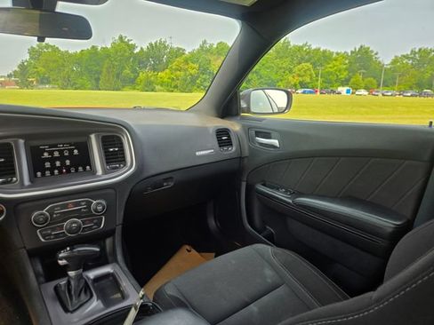 Used 2020 Dodge Charger SXT w/ Blacktop Package RWD image 22