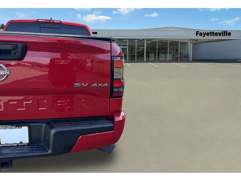 Used 2023 Nissan Frontier SV image 10