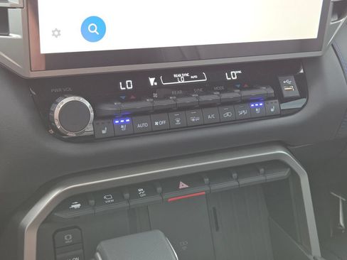 Used 2026 Toyota Sequoia Platinum AWD/4WD image 30