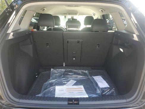 New 2025 Volkswagen Taos SE image 8