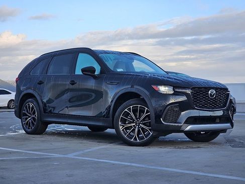 Certified 2025 MAZDA CX-70 Plug-In Hybrid w/ Premium Pkg image 3