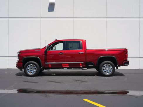 Used 2024 Chevrolet Silverado 3500 High Country w/ High Country Premium Package AWD/4WD image 6
