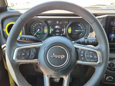 Used 2024 Jeep Wrangler Unlimited Sahara AWD/4WD image 16