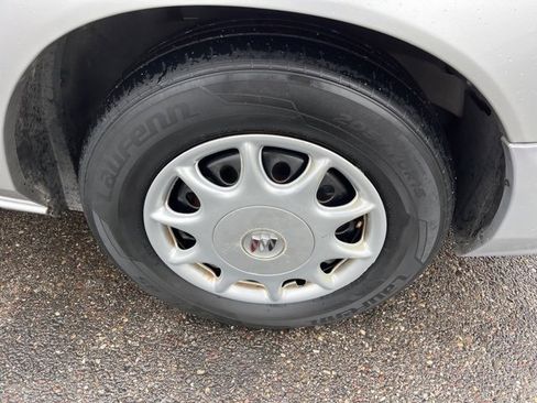 Used 2001 Buick Century Custom w/ Premium Pkg image 15