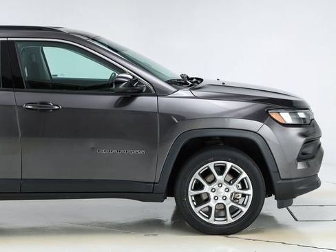 Used 2022 Jeep Compass Latitude AWD/4WD image 16