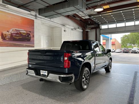 Used 2023 Chevrolet Silverado 1500 LT AWD/4WD image 9