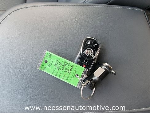Used 2023 Buick Enclave Essence image 31