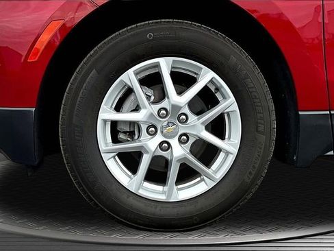 Used 2024 Chevrolet Equinox LT FWD image 32