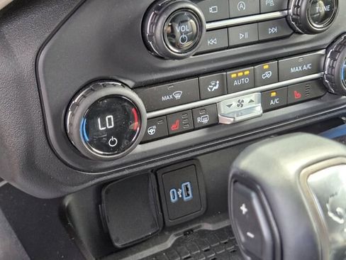 Certified 2024 Ford Bronco Wildtrak AWD/4WD image 27