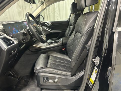 Used 2023 BMW X7 xDrive40i w/ Premium Package image 13