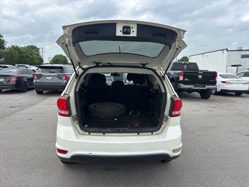 Used 2019 Dodge Journey SE FWD image 22