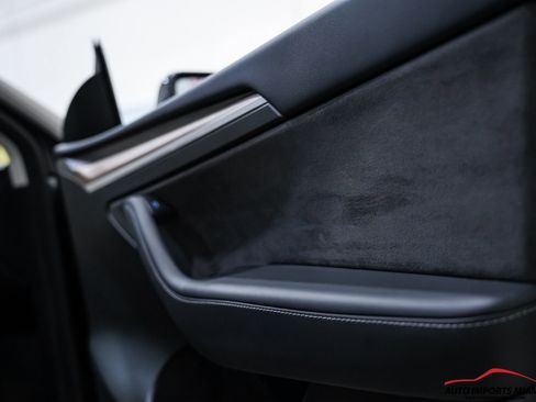 Used 2024 Tesla Model Y Long Range AWD/4WD image 46