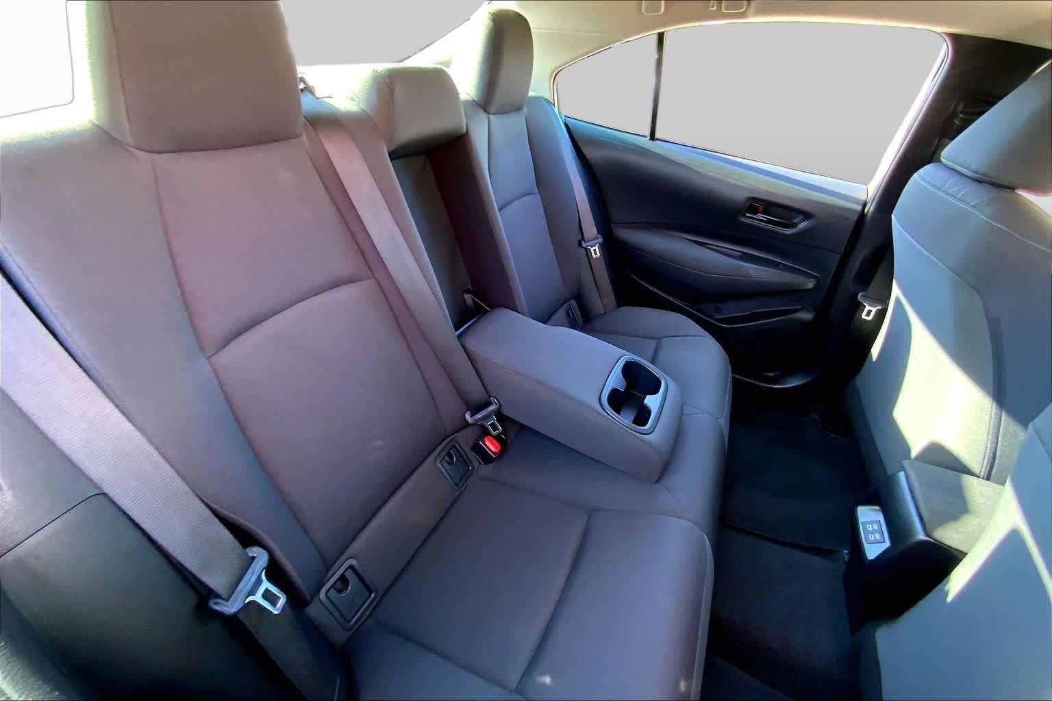 Used 2025 Toyota Corolla LE FWD image 19