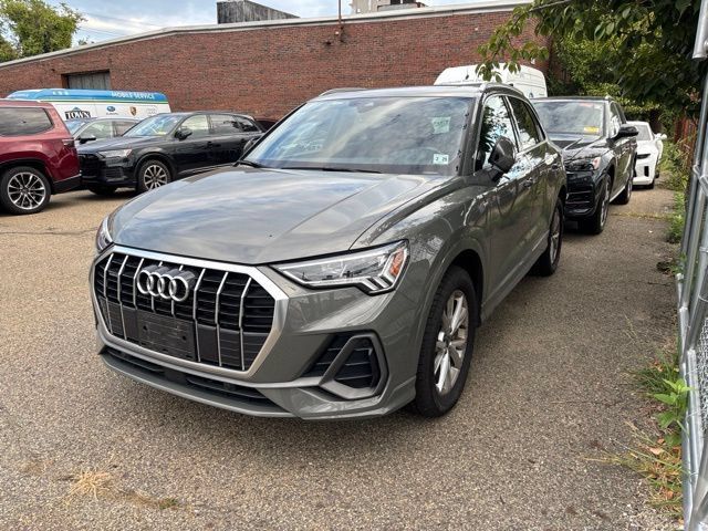 Certified 2024 Audi Q3 2.0T Premium Plus AWD/4WD image 1