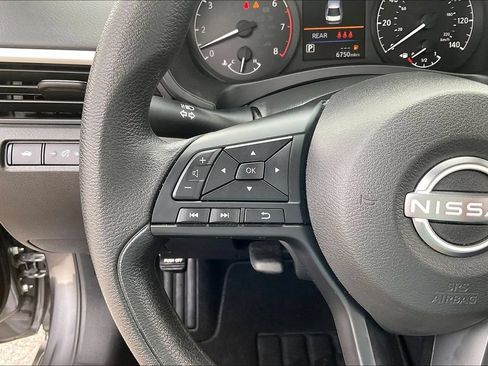 Used 2024 Nissan Altima 2.5 S FWD image 11