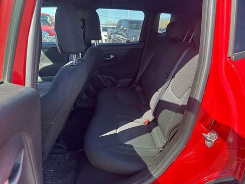 Used 2021 Jeep Renegade Latitude image 13