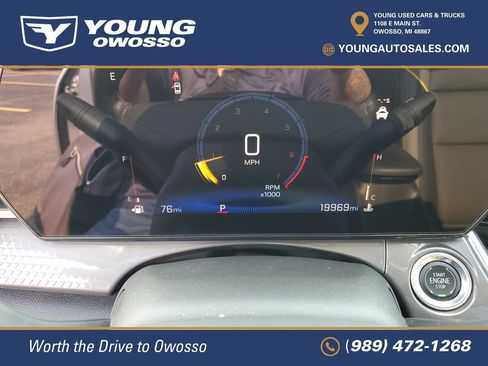 Used 2025 Chevrolet Trax ACTIV w/ Sunroof Package FWD image 12