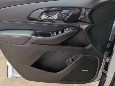 Used 2023 Chevrolet Traverse RS image 22
